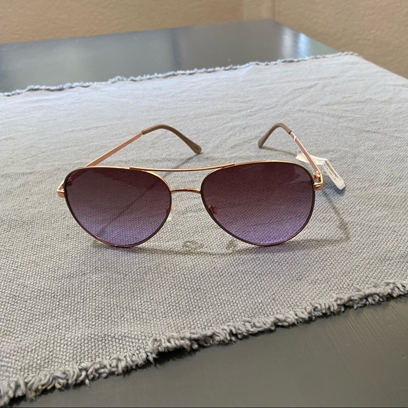 Tahari sunglasses new - Picture 9 of 16